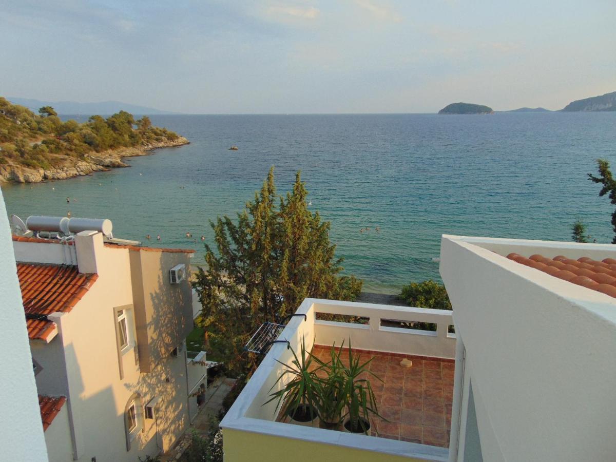 Crystal Bay Apartment Palaiontsiflikion Exterior photo