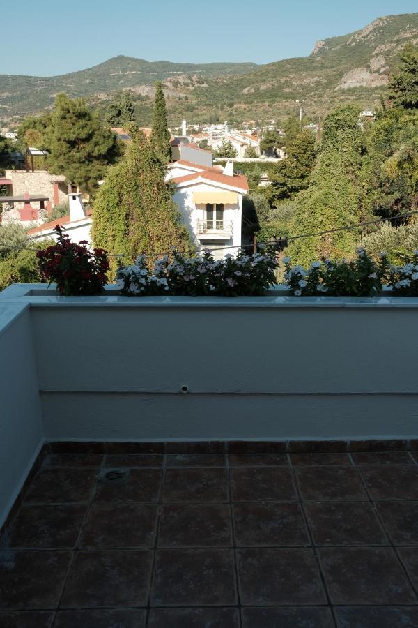 Crystal Bay Apartment Palaiontsiflikion Exterior photo